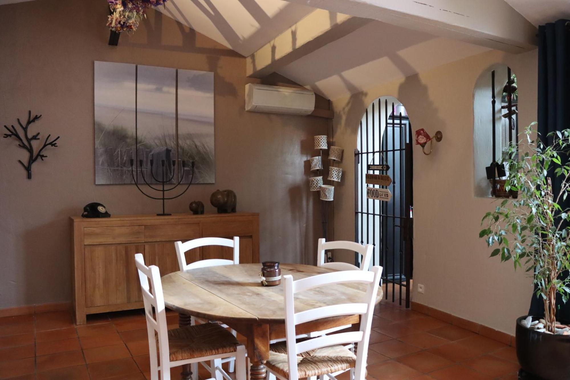 Grand loft de charme, place du village à Thuir Esterno foto